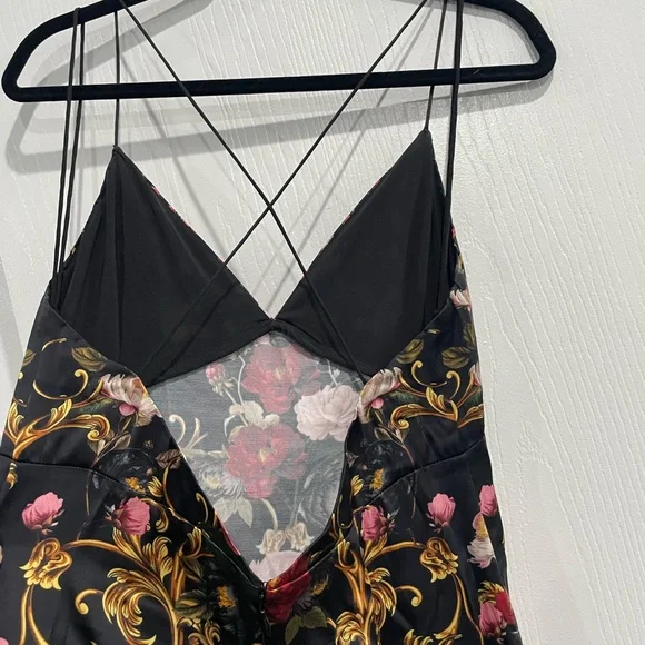 Alice + Olivia Milta Floral Satin Mermaid Slipdress - Picture 5 of 8